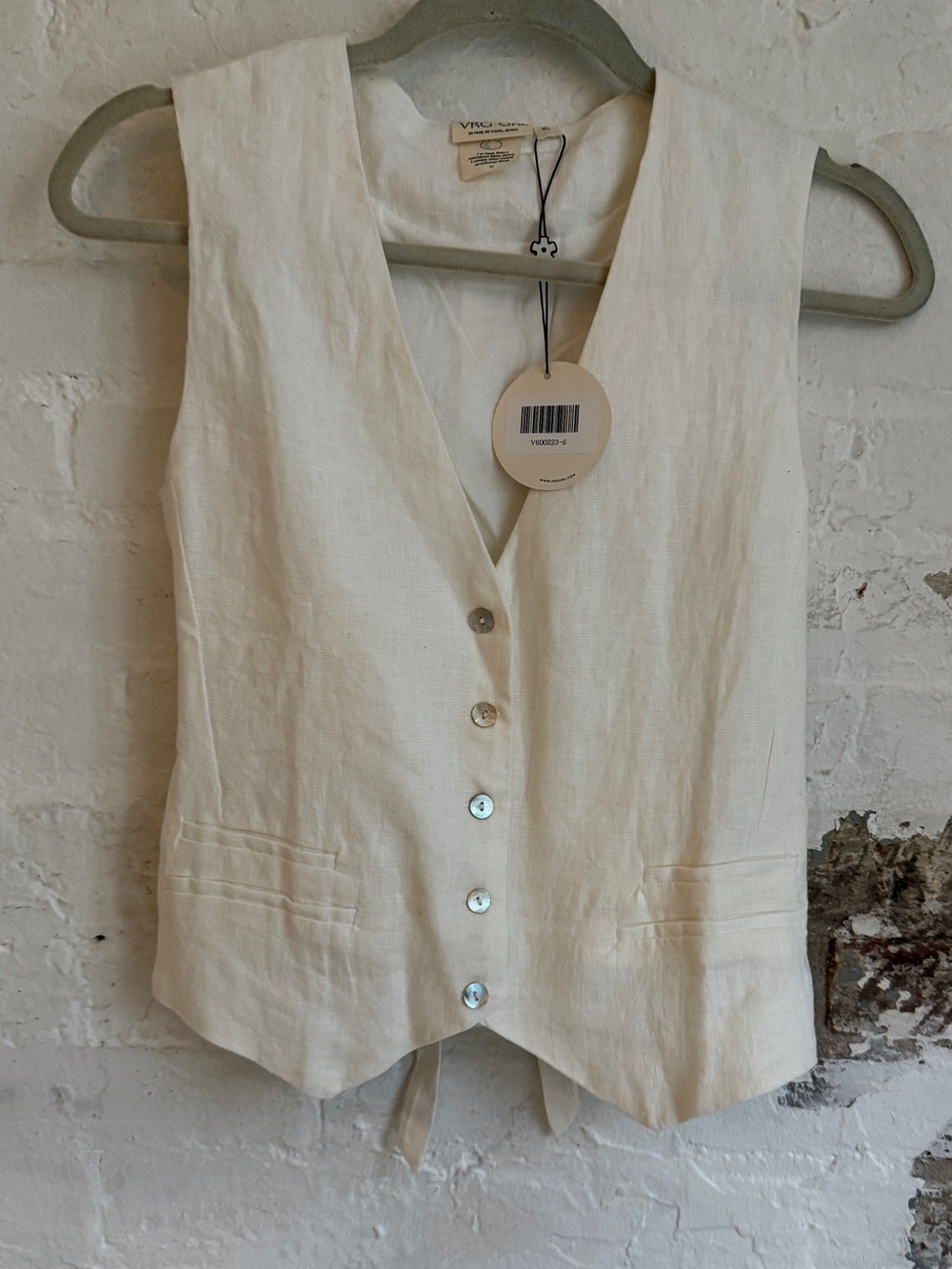 Verge Girl Cream Linen Button-Front Vest